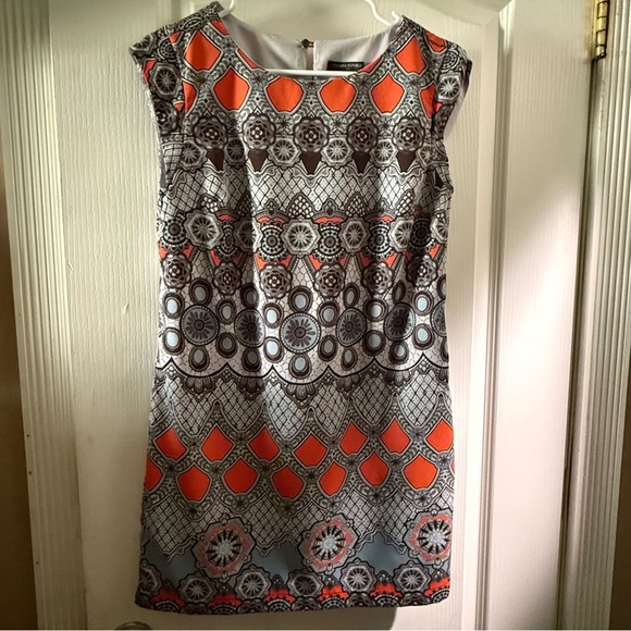 BANANA REPUBLIC Dress size 6 Geometric Patterned Shift Dress in Orange and Black - Picture 13 of 14